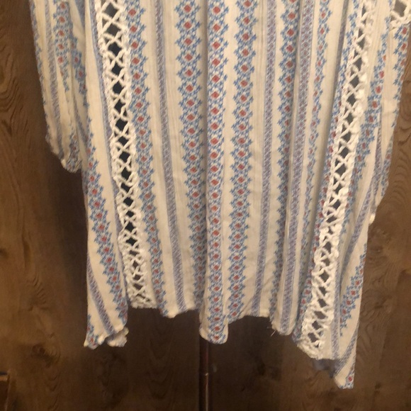 Pretty Lacey Long Sleeved Blouse - Picture 9 of 9